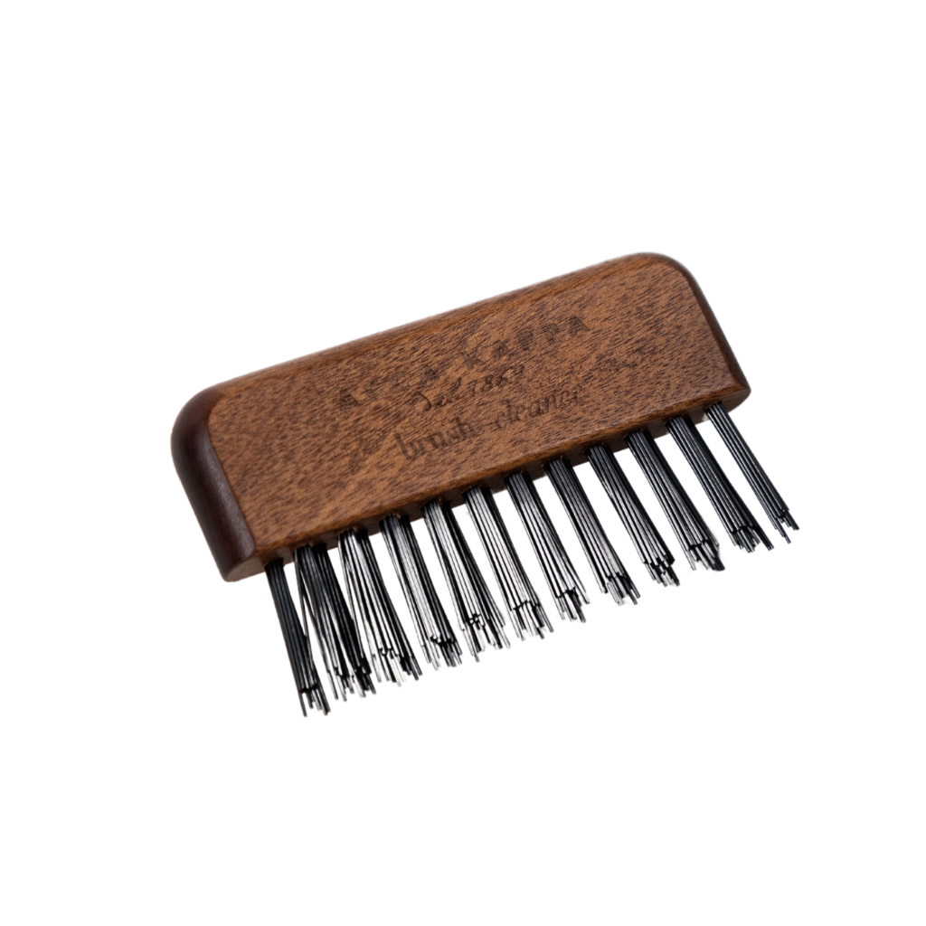 Brush Cleaner - The ideal tool to clean and protect your hairbrushes and combs